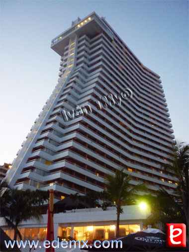 Crowne Plaza Acapulco, Ivn TMy, ID1227, 2011