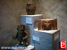 Figurillas de piedra prehispnicas., ID546, Ivn TMy, 2008
