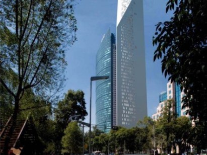 La Torre Reforma vista desde la Av. Paseo de la Reforma. Render Cortesa de LBR arquitectos. ID11, 2008