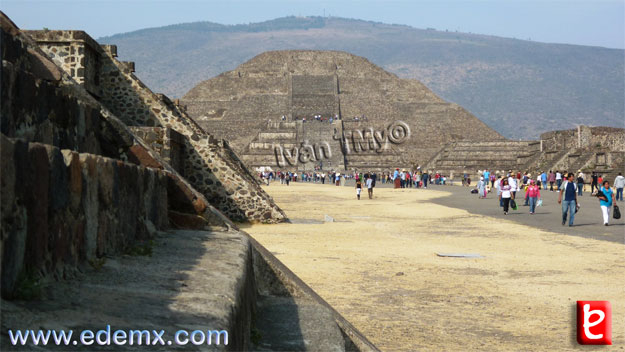 Piramide de la Luna, ID1699, Ivàn TMy©, 2010